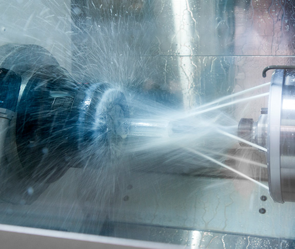 Kunststof cnc draaien met koeling